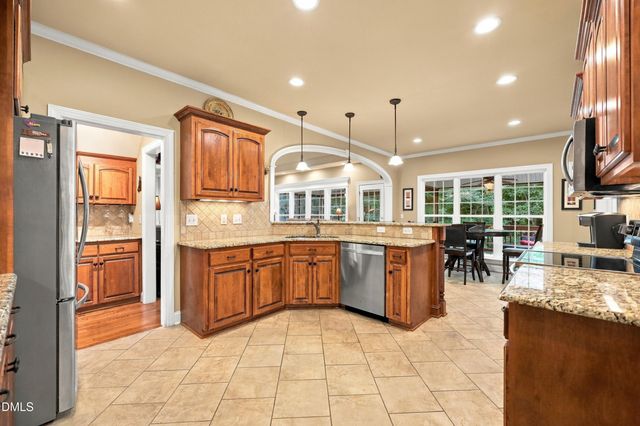 35 Broomhill Court, Clayton, NC 27527