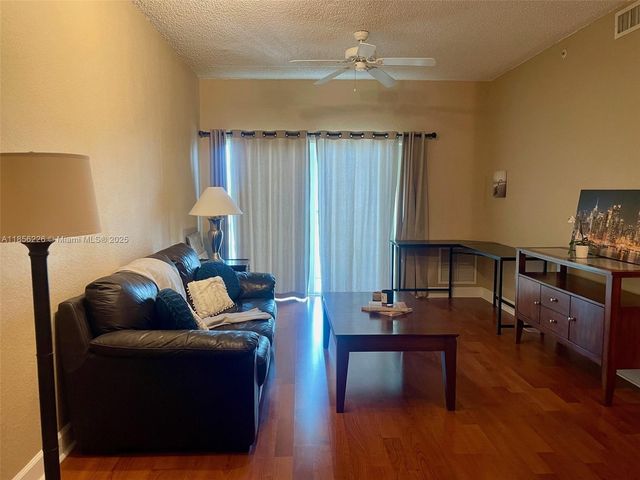 6001 SW 70th St 535, South Miami, FL 33143