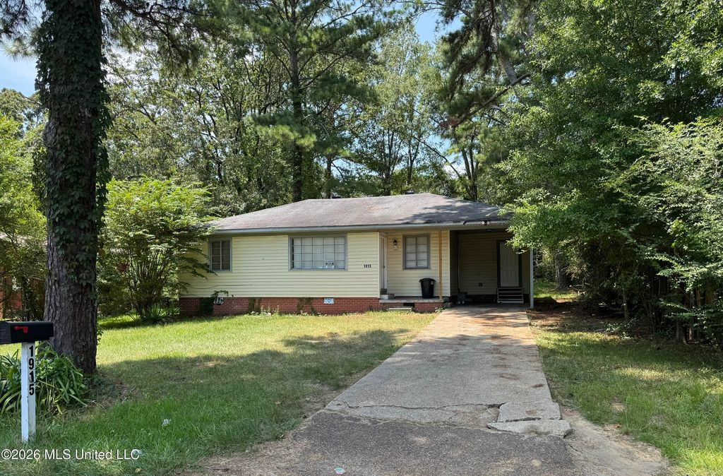1915 Shady Lane Drive, Jackson, MS 39204