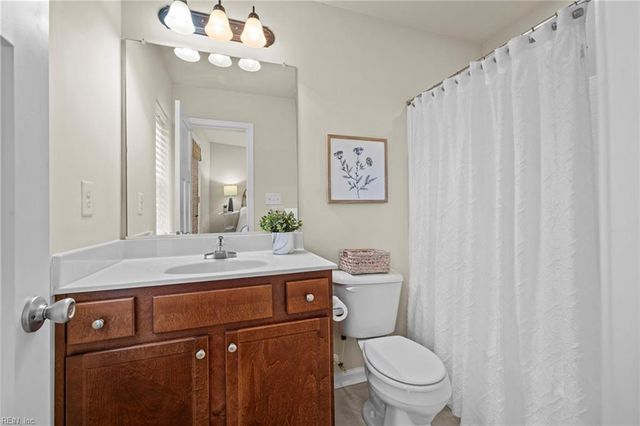 616 Foster LN, Virginia Beach, VA 23451