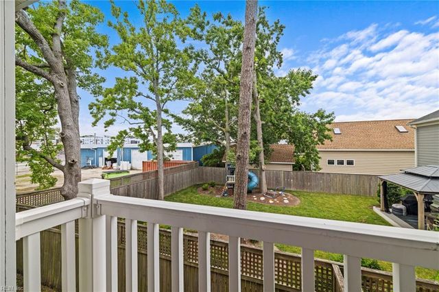 616 Foster LN, Virginia Beach, VA 23451