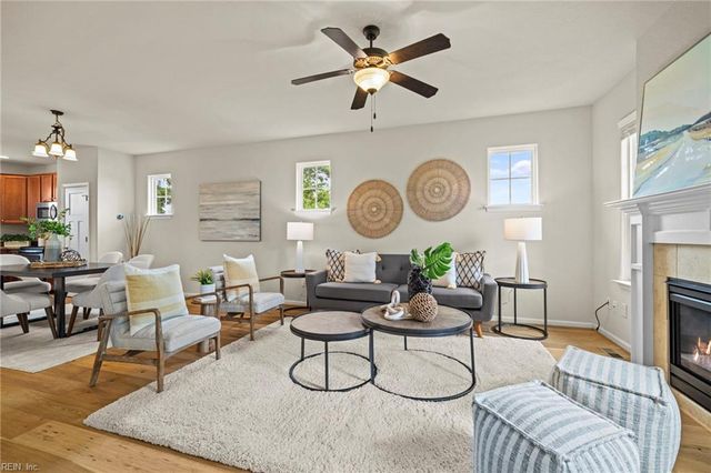 616 Foster LN, Virginia Beach, VA 23451