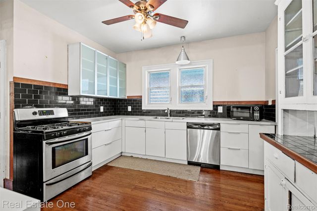 2965 FISCHER Street, Detroit, MI 48214