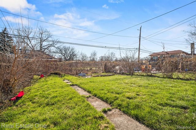 2965 FISCHER Street, Detroit, MI 48214