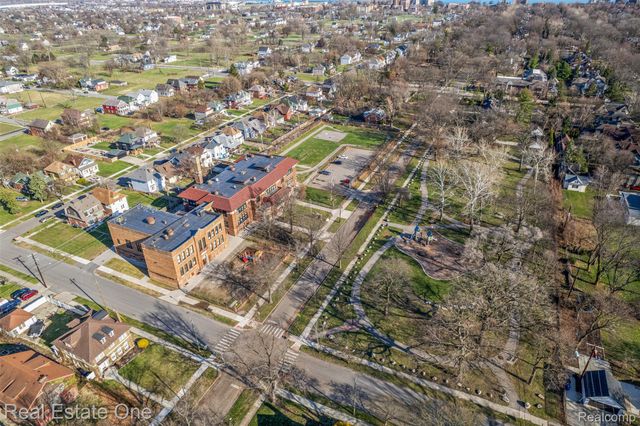 2965 FISCHER Street, Detroit, MI 48214