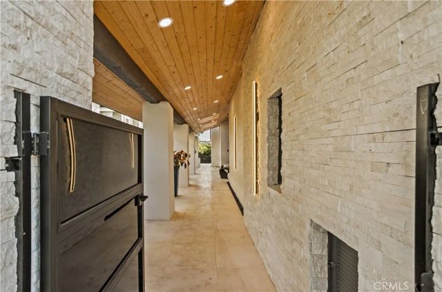 10 White Water Drive, Corona Del Mar, CA 92625