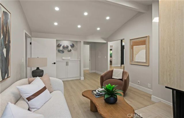 10 White Water Drive, Corona Del Mar, CA 92625