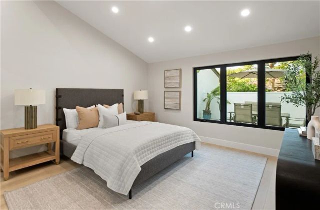 10 White Water Drive, Corona Del Mar, CA 92625