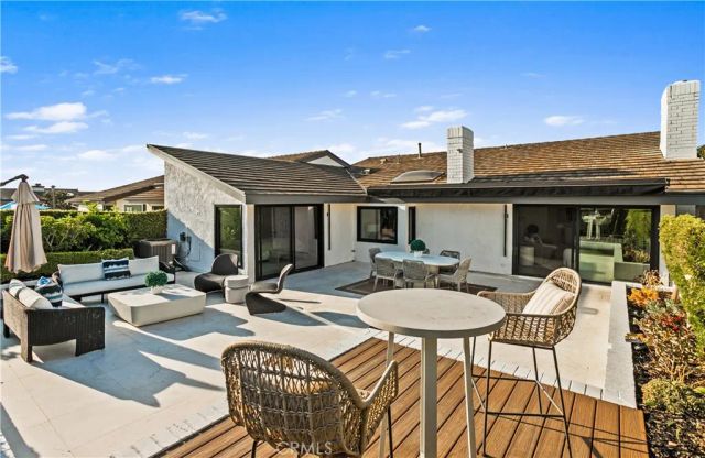10 White Water Drive, Corona Del Mar, CA 92625