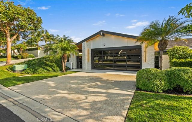 10 White Water Drive, Corona Del Mar, CA 92625