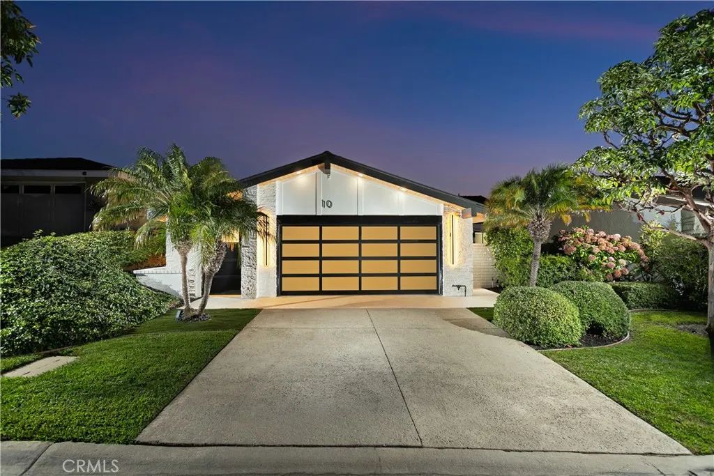 10 White Water Drive, Corona Del Mar, CA 92625