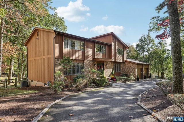 76 Church Street, Alpine, NJ 07620