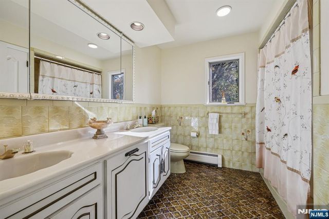 76 Church Street, Alpine, NJ 07620