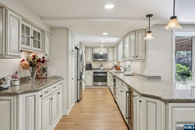 76 Church Street, Alpine, NJ 07620