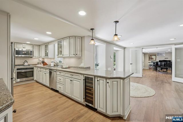 76 Church Street, Alpine, NJ 07620