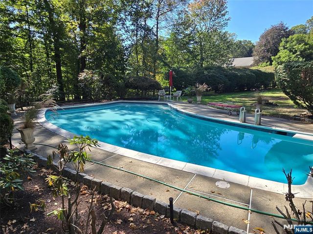 76 Church Street, Alpine, NJ 07620