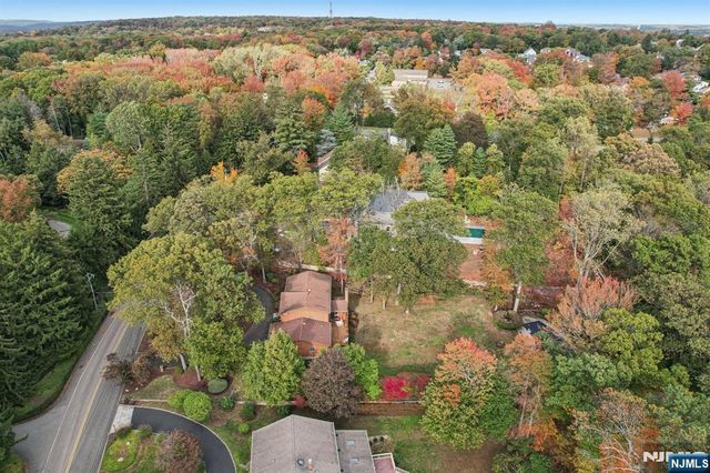 76 Church Street, Alpine, NJ 07620