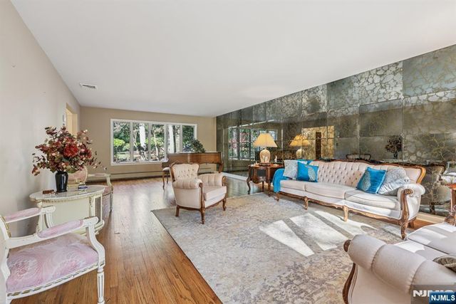 76 Church Street, Alpine, NJ 07620