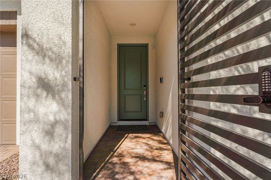 10310 Sierra Skye Avenue, Las Vegas, NV 89166 — photo 3
