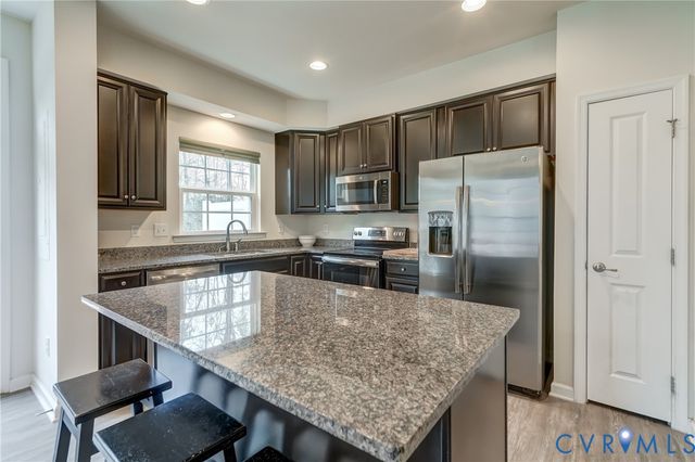 8994 Ringview Dr, Mechanicsville, VA 23116