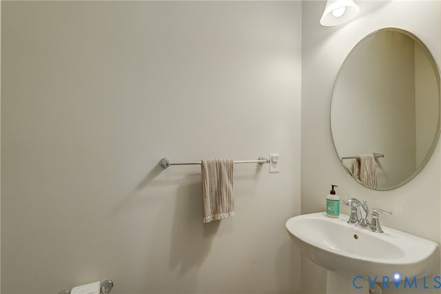 8994 Ringview Dr, Mechanicsville, VA 23116