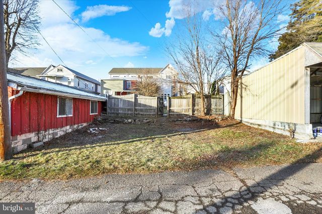 364 NORTH ST, Millersburg, PA 17061