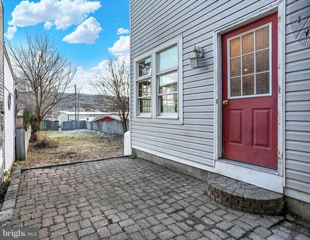 364 NORTH ST, Millersburg, PA 17061