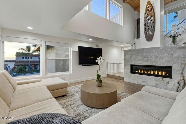 105 Malibu Avenue, Oxnard, CA 93035