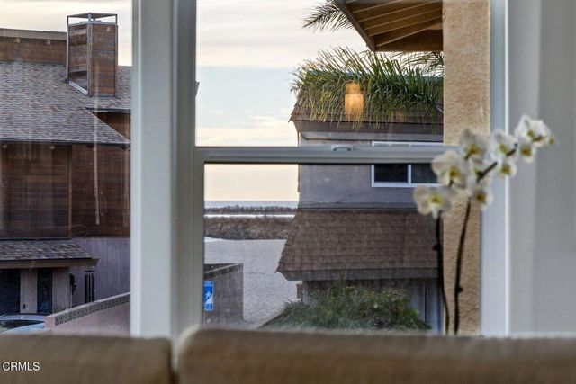 105 Malibu Avenue, Oxnard, CA 93035