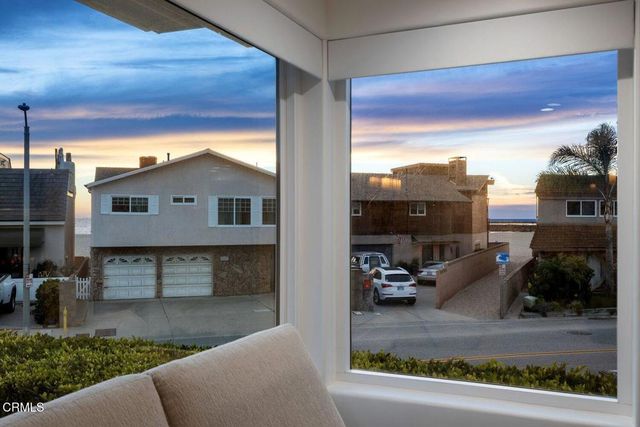 105 Malibu Avenue, Oxnard, CA 93035