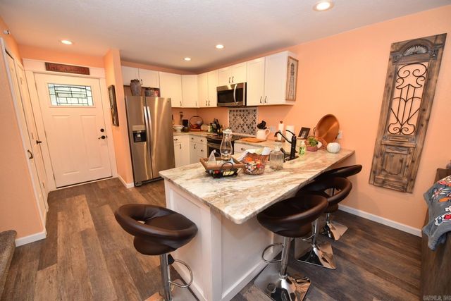 601 Dave Creek Pkwy Apt 110, Fairfield Bay, AR 72088