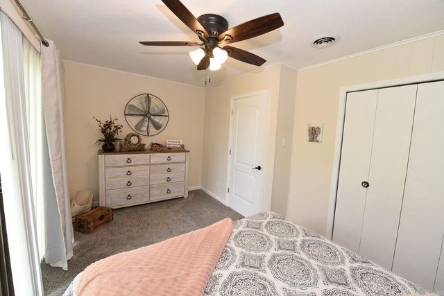 601 Dave Creek Pkwy Apt 110, Fairfield Bay, AR 72088