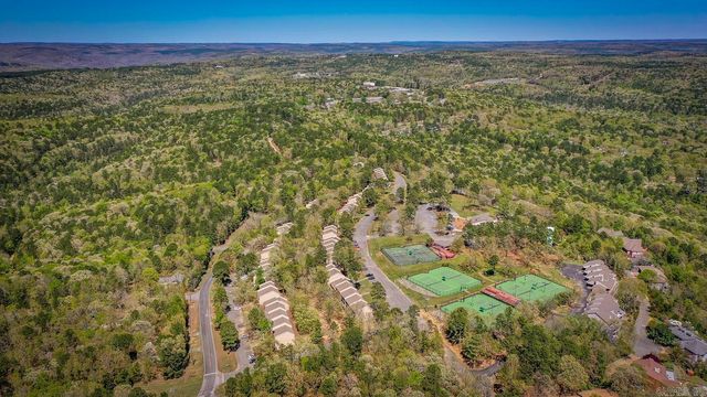 601 Dave Creek Pkwy Apt 110, Fairfield Bay, AR 72088