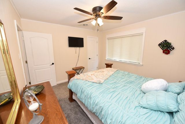 601 Dave Creek Pkwy Apt 110, Fairfield Bay, AR 72088