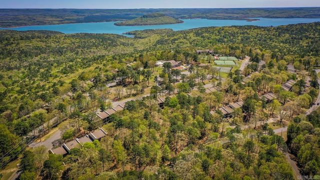 601 Dave Creek Pkwy Apt 110, Fairfield Bay, AR 72088