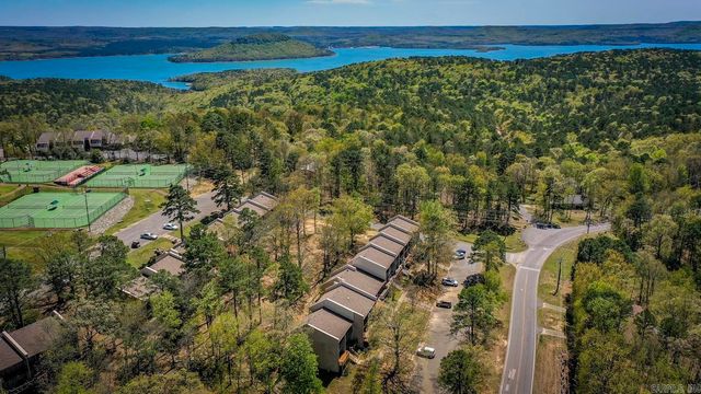 601 Dave Creek Pkwy Apt 110, Fairfield Bay, AR 72088