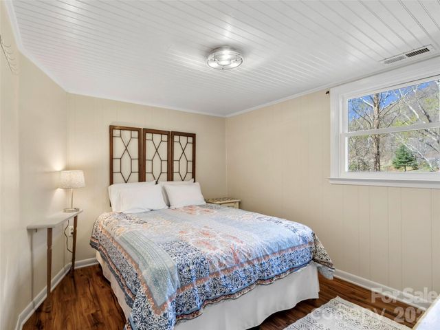 24 Baldridge Drive, Burnsville, NC 28714