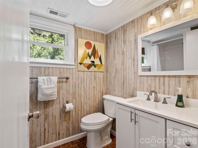 24 Baldridge Drive, Burnsville, NC 28714