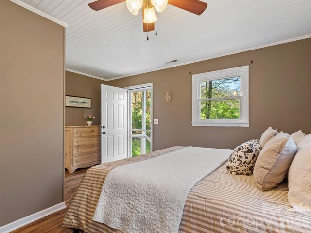 24 Baldridge Drive, Burnsville, NC 28714
