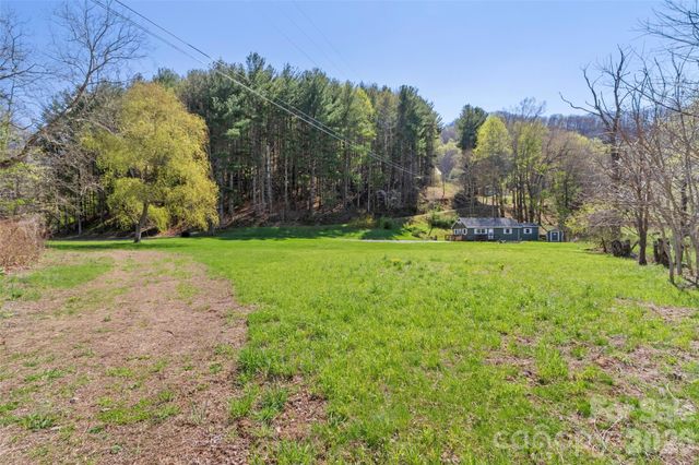 24 Baldridge Drive, Burnsville, NC 28714
