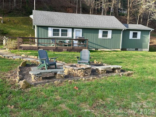 24 Baldridge Drive, Burnsville, NC 28714