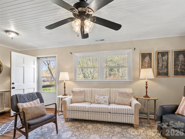24 Baldridge Drive, Burnsville, NC 28714