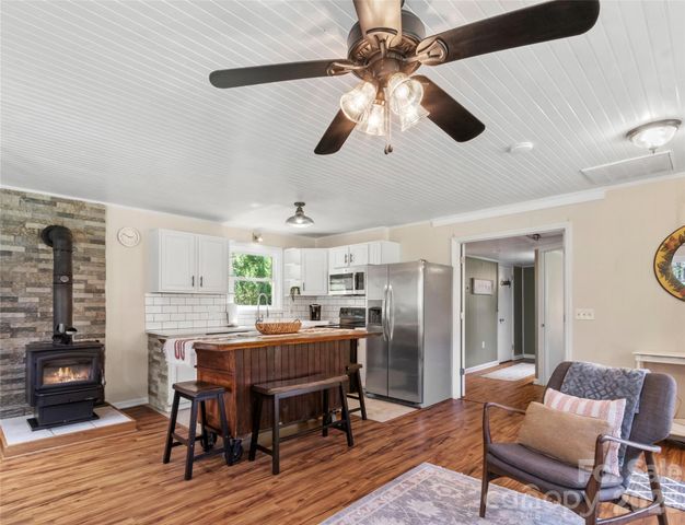 24 Baldridge Drive, Burnsville, NC 28714