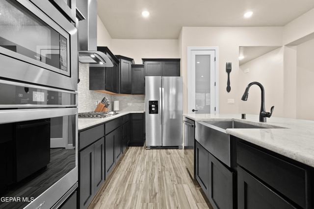 733 BIRMINGHAM Place, El Paso, TX 79928