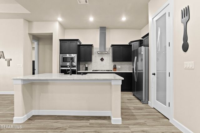 733 BIRMINGHAM Place, El Paso, TX 79928