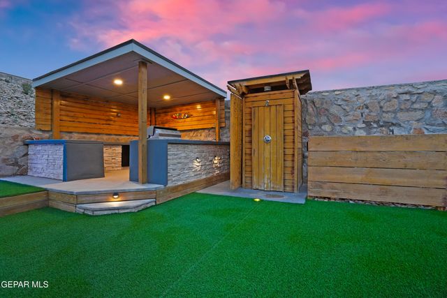 733 BIRMINGHAM Place, El Paso, TX 79928