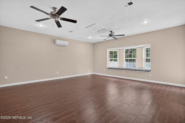 12205 LAVENHORN Road, Jacksonville, FL 32258