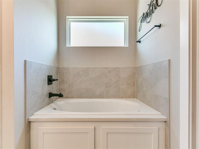 11617 SW 58th Street, Mustang, OK 73064