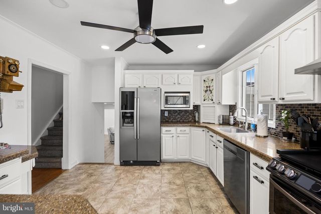 1581 COMMISSIONERS RD, Mullica Hill, NJ 08062