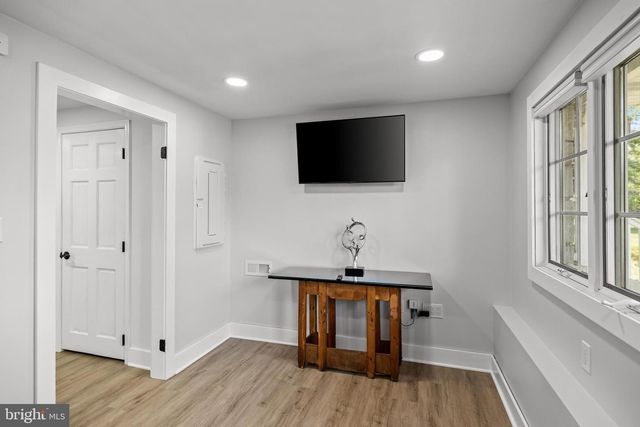 1581 COMMISSIONERS RD, Mullica Hill, NJ 08062